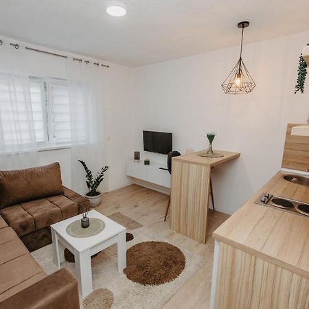 Stan Na Dan Flora Nevesinje Apartment Ngoại thất bức ảnh