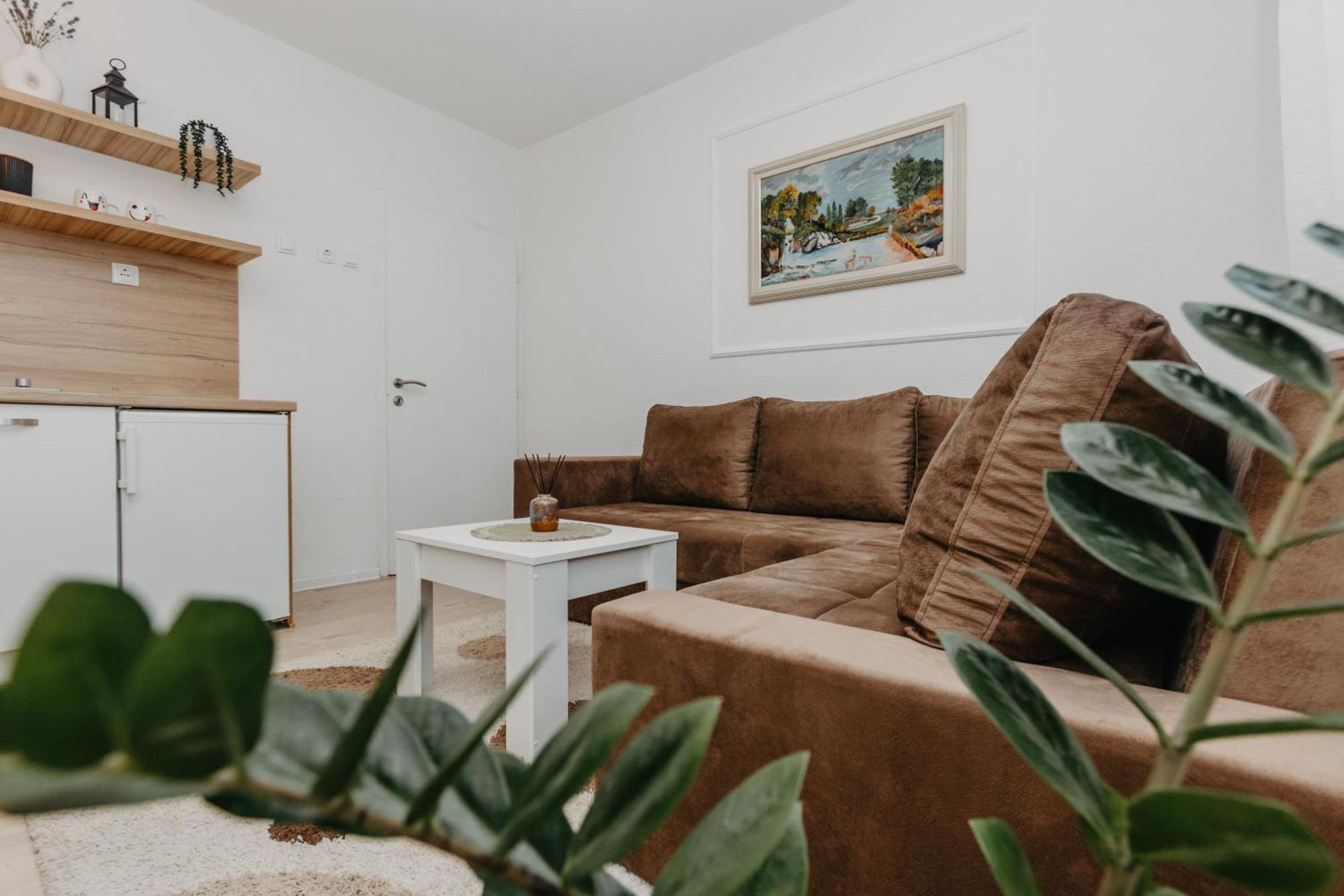 Stan Na Dan Flora Nevesinje Apartment Ngoại thất bức ảnh